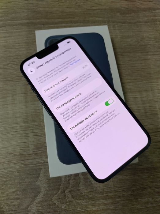 В дуже хорошому стані телефон Apple iPhone 13 на 128Gb