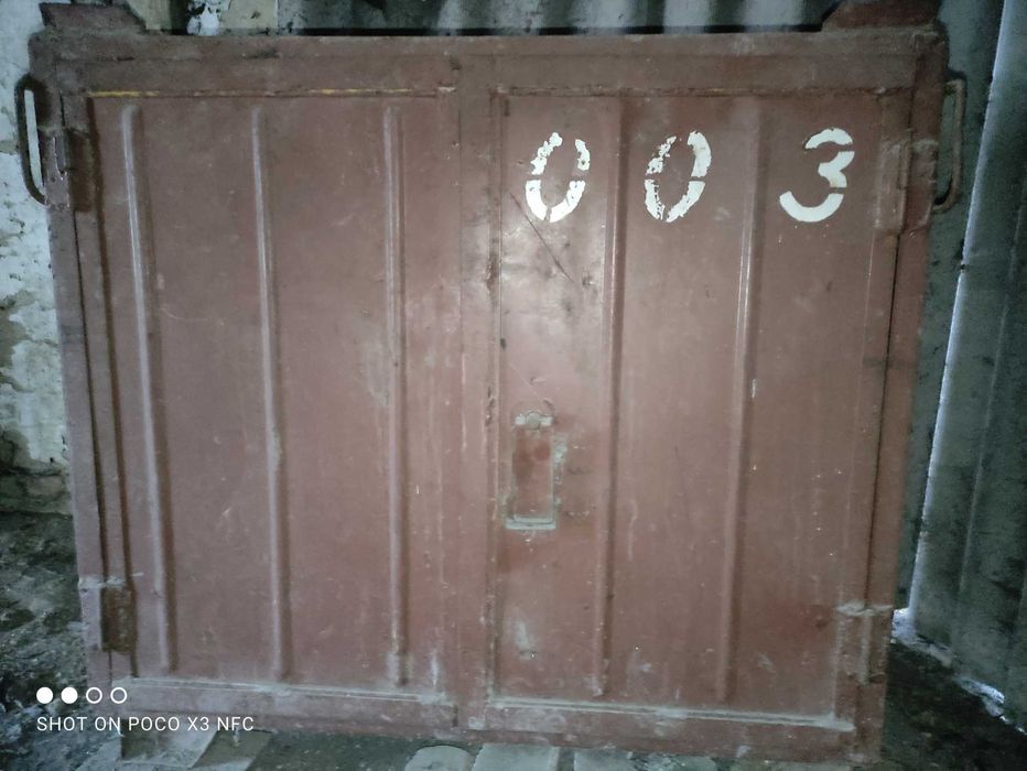 Продам металевий шкаф(ящик).