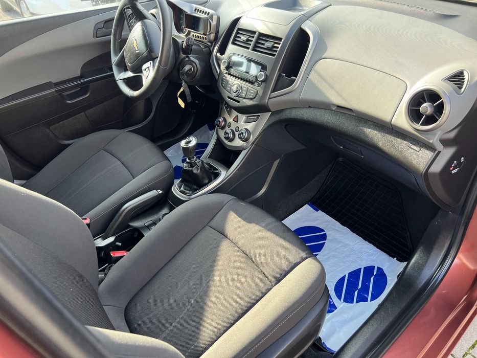 sprzedam chevrolet aveo 1,2 2011 tylko 40000 km