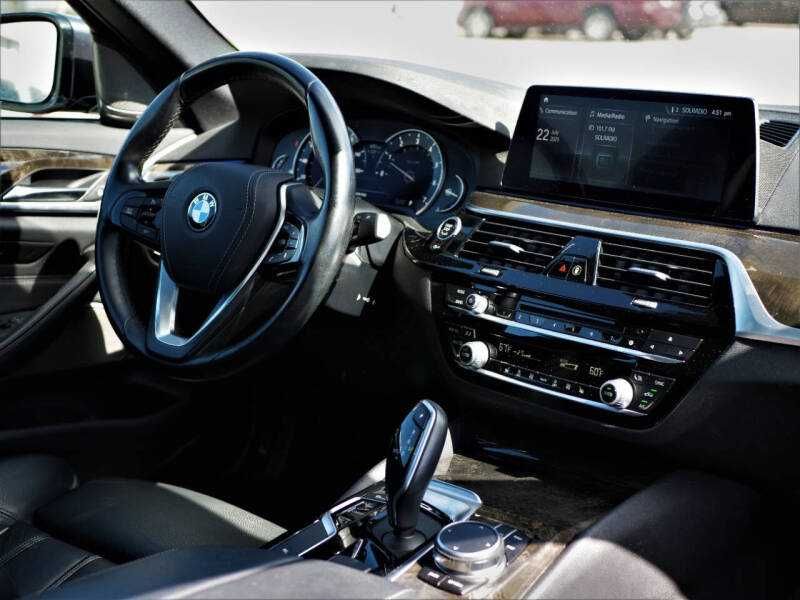 2019 BMW 5 Series 540i