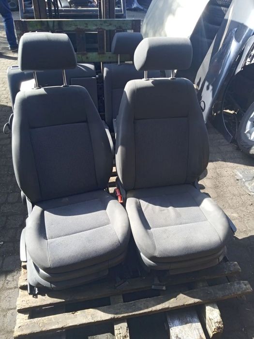 KOMPLET FOTELI VW POLO 9N 3-DRZWI