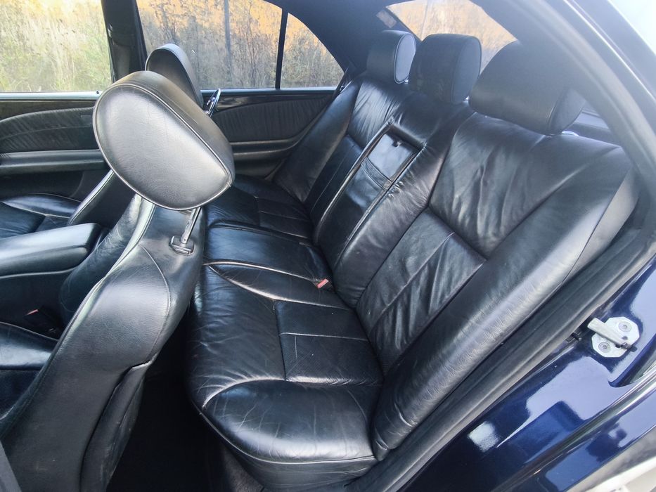 Мерседес Бенс Е210.