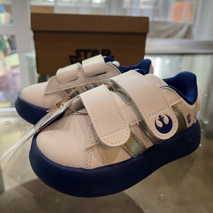 Дитячі кросівки adidas DROIDS Grand Court