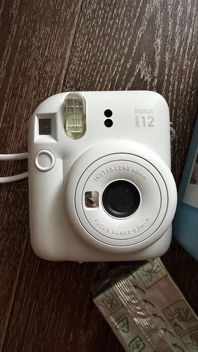 Фотокамера Fujifilm Instax Mini 12 и катридж