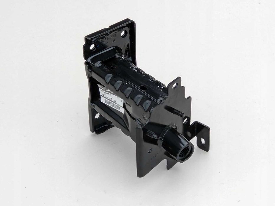 Усилитель бампера , пятаки , бампер , решетка панель Nissan Rogue рог