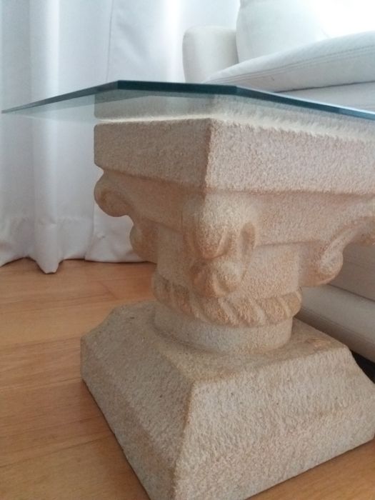 Mesa de apoio em pedra natural