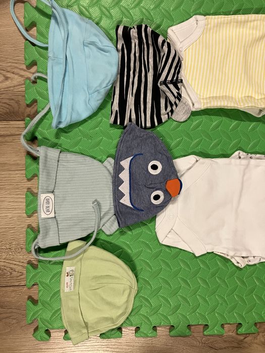 Body z krótkim rękawem dla chłopca r.56/62