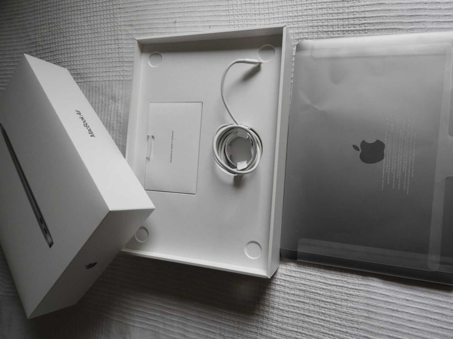 MacBook Air 13.3 cala M1 8GB 256GB Grey model: A2337 - jak NOWY! Okazja!!!