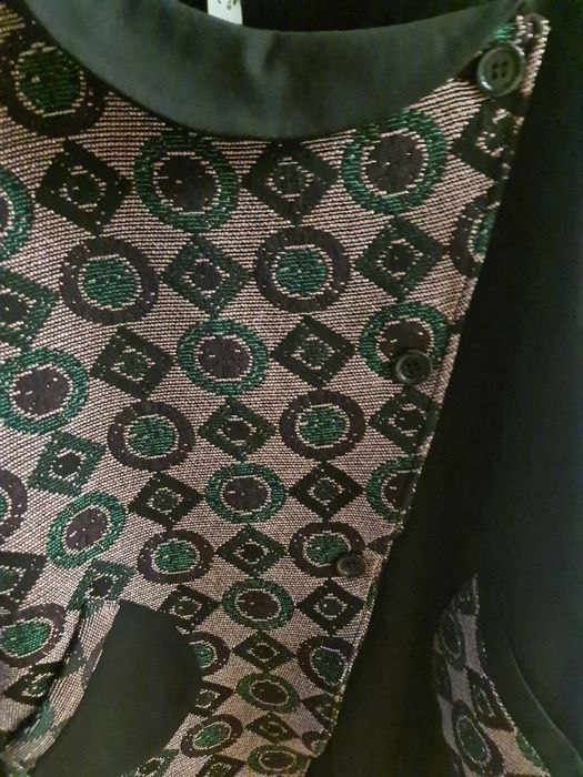 Płaszczyk delikatnie asymetryczny