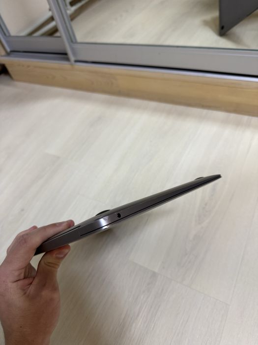 Macbook air 2020 m1 на запчастини