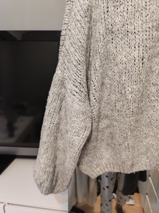 Piękny włoski sweter golf