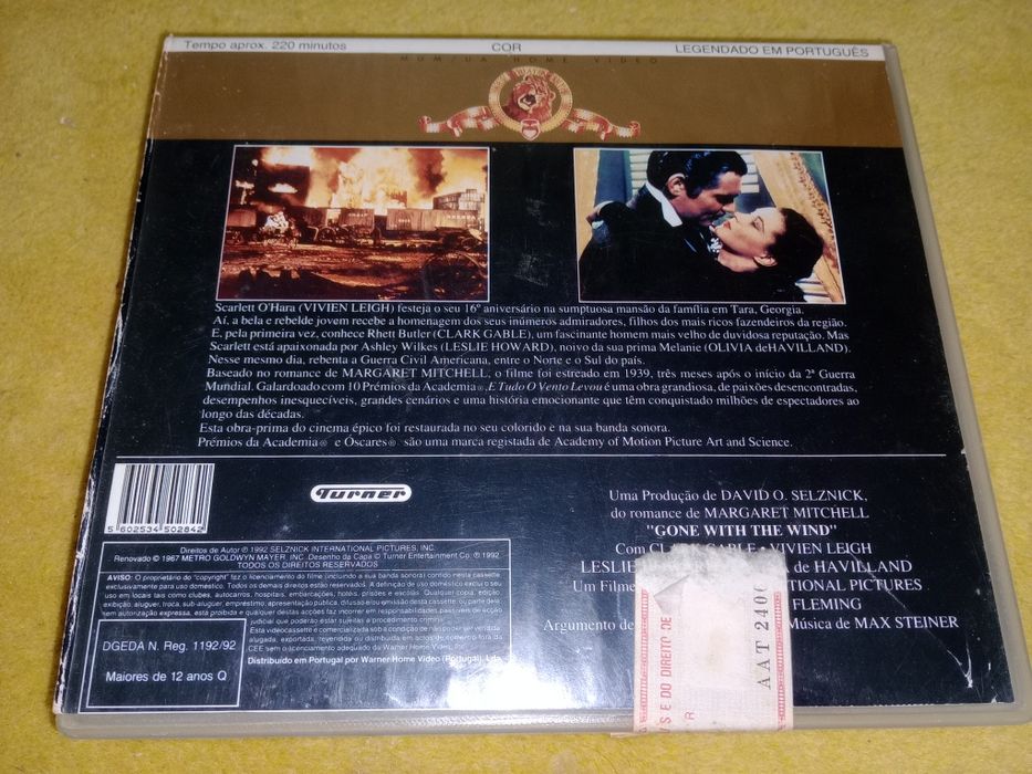 Caixa colecionável VHS "E tudo o tempo levou"