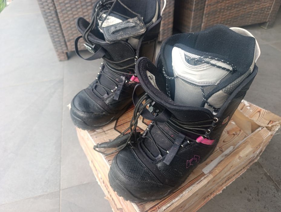 Buty snowboardowe damskie
