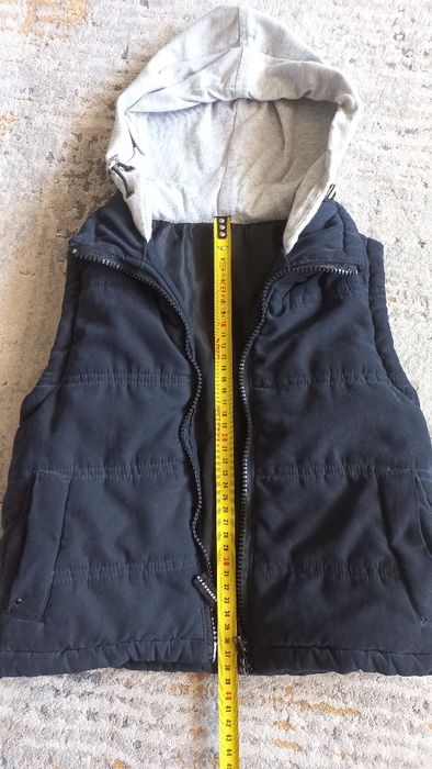 bezrekawnik kamizelka ocieplana z kapturem