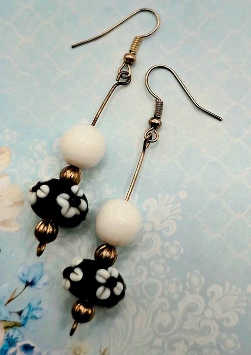 Kwiatki kwiatuszki kolczyki szkło weneckie lampwork modne