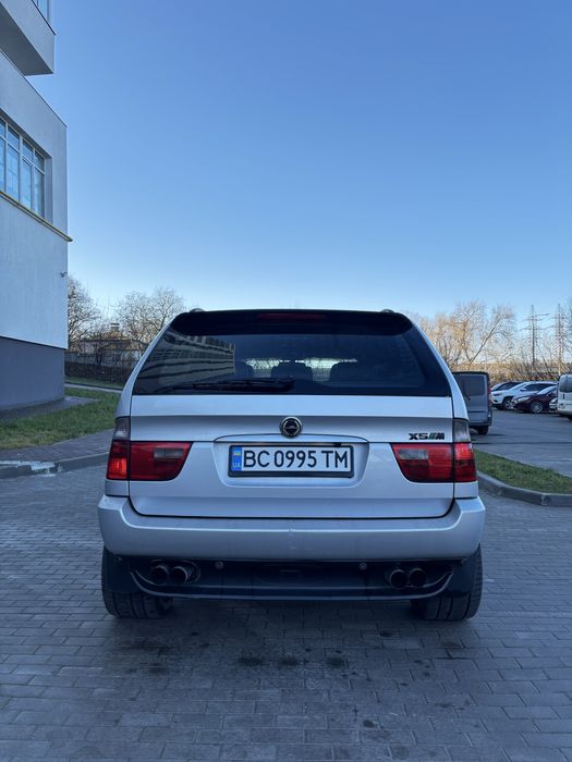 Автомобіль BMW X5