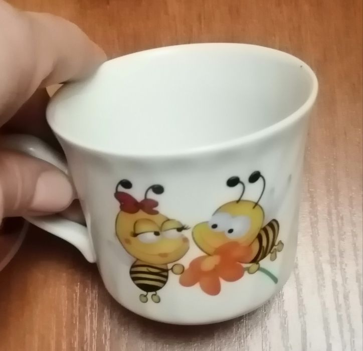 Кружки фарфорові.