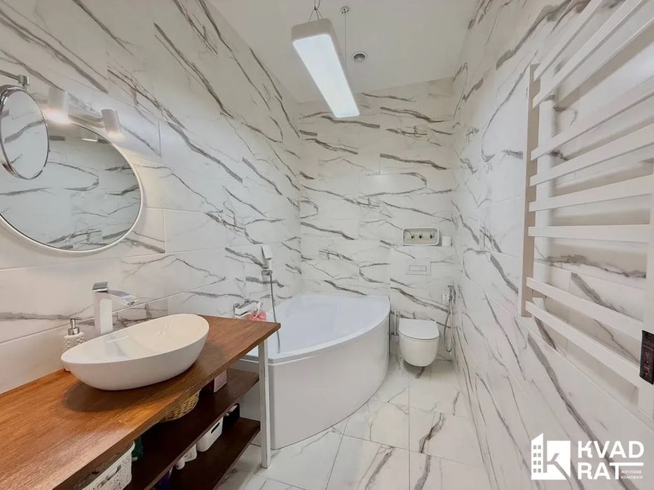 Одноповерховий будинок із якісним ремонтом та басейном