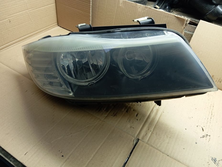 Lampa BMW E90 E91 polift prawa Europa