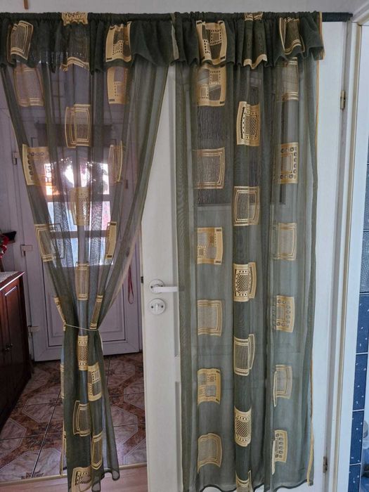 Firany na okna oliwkowo-złote