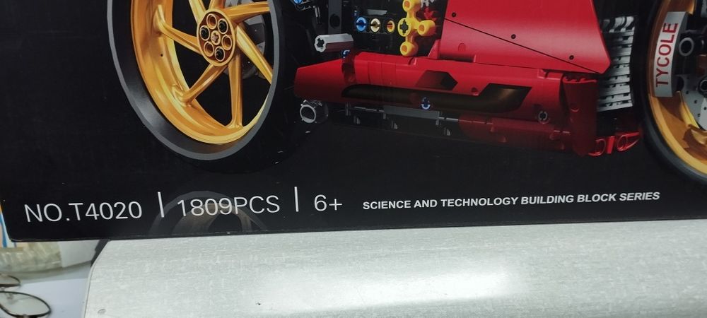 Lego réplica da Ducati Panigale V4 S