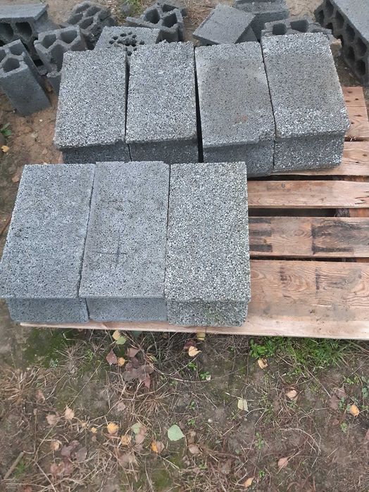 Pustaki stropowe K9 Czamaninek