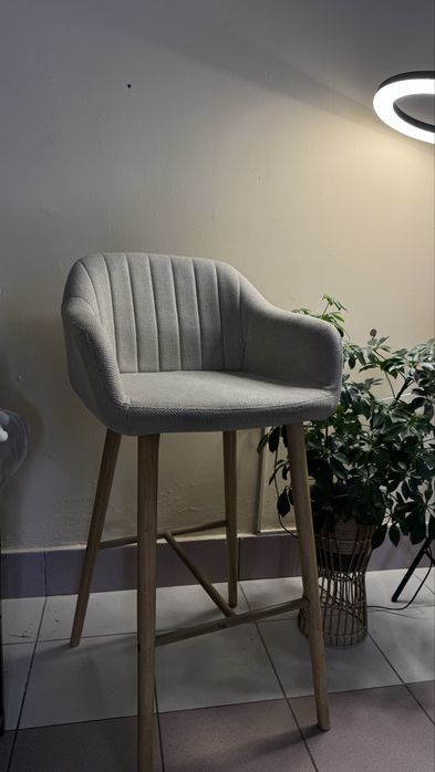 Барний стілець юск