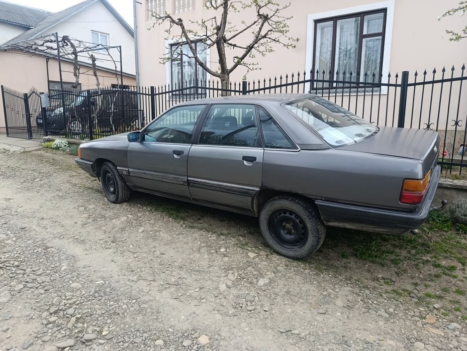 Авто Audi 100  2.0 бензин  з документами