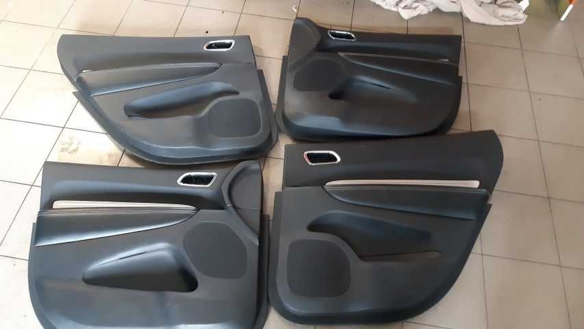 Dodge Durango RT Fotele Skóra Komplet 2016-