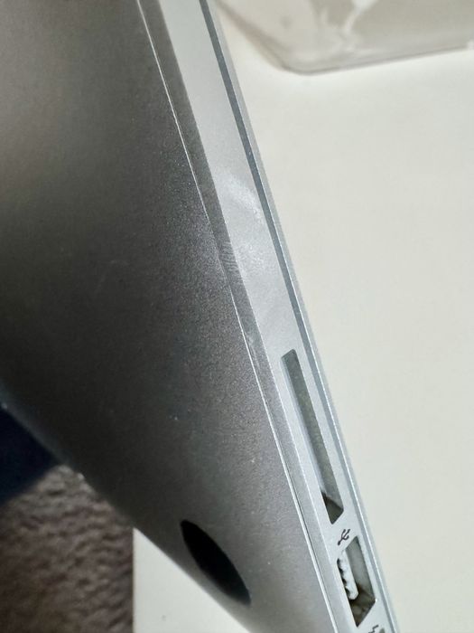 MacBook Air 13, intel i5, 8GB, 128 GB, A1466