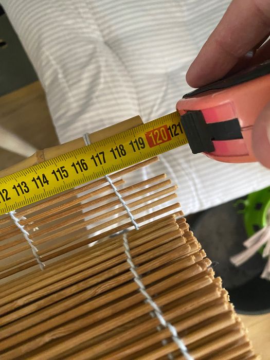 Estore de rolo em palhinha