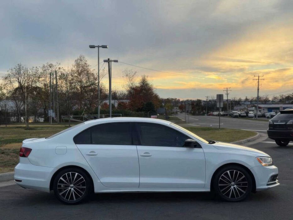 Volkswagen Jetta      2016