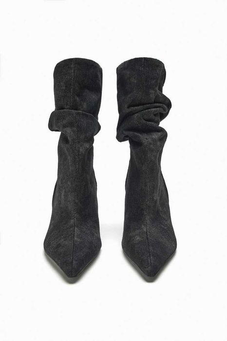 Botas em ganga preta da Zara