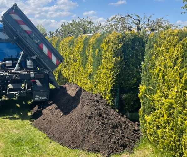 CZARNOZIEM ZIEMIA NA PODNIESIENIE Terenu ogrodu trawnik Dostawa Humus