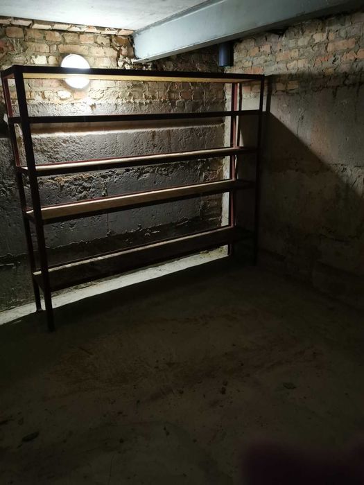 Новий  2-х поверховий гараж на Героїв Крут,  власність оформлена.