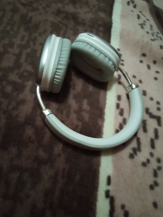 Наушники hoco! Состояние хорошее, нюанс!