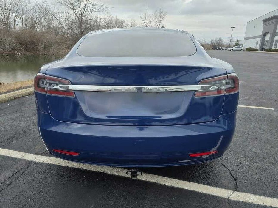 Tesla Model S P100D      2016