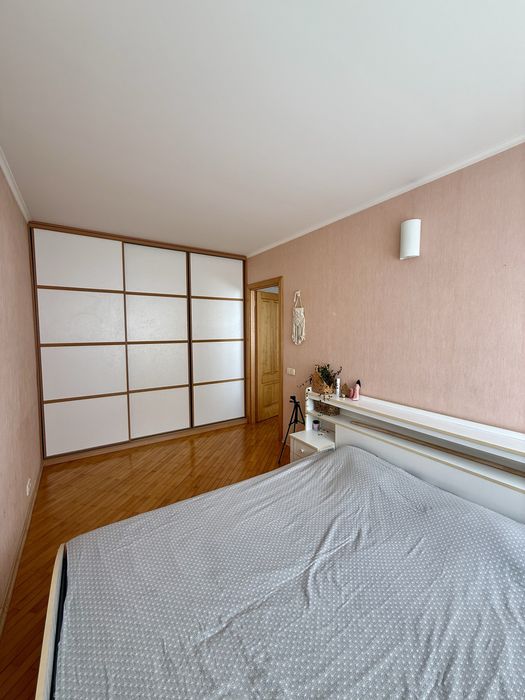Продаж трьохкімнатної квартири в центрі Києва/вул. Іллєнка 63