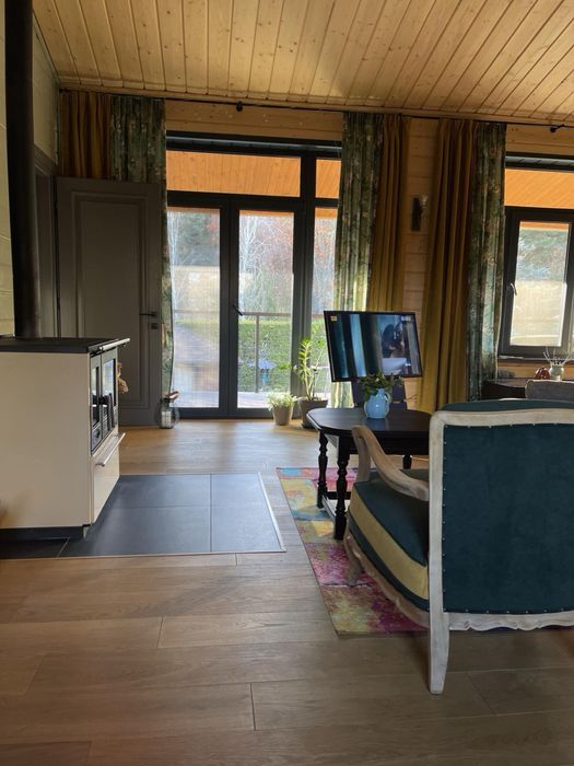 Подобова оренда будинку з Акумуляторми біля Києва. сауна, більярд, ліс