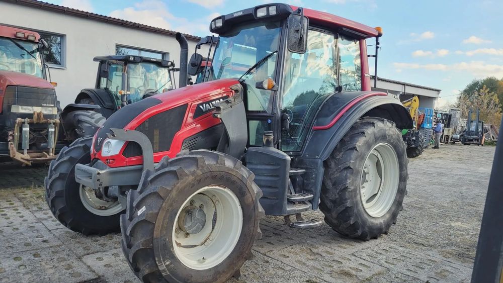 Valtra N93  ,99 KM