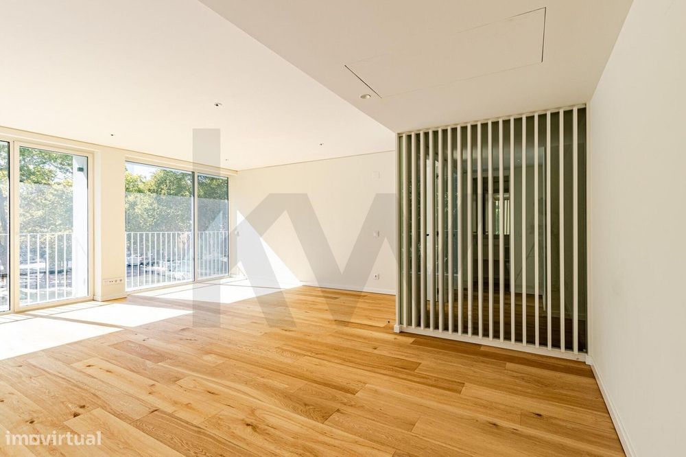 T3 de luxo com piscina e garagem para arrendar no Edificio Lumino