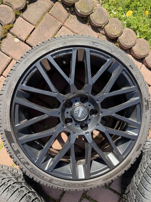 Alufelgi MOMO Revenge 18”