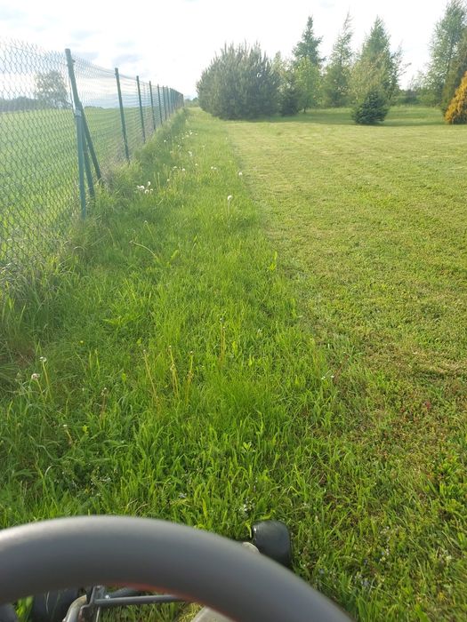 Usługa koszenia trawy traktorkiem