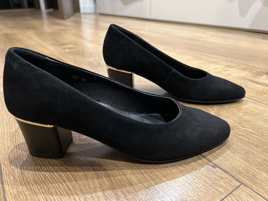 Lasocki skorzane buty na obcasie