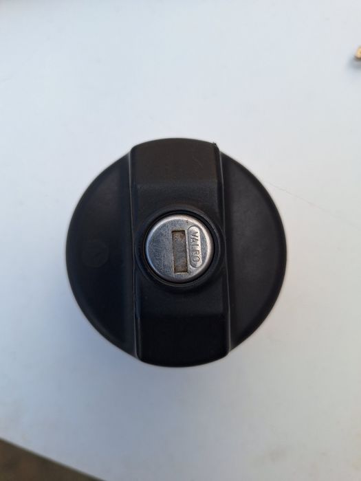 Tampão gasolina golf mk1