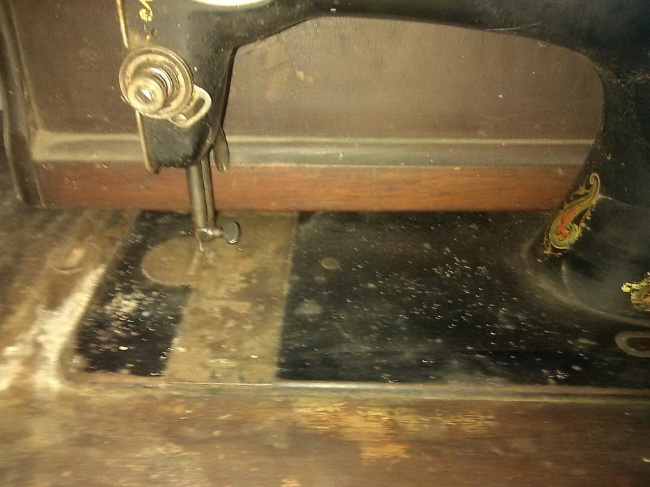 Швейна машинка ЗІНГЕР (СІНГЕР)