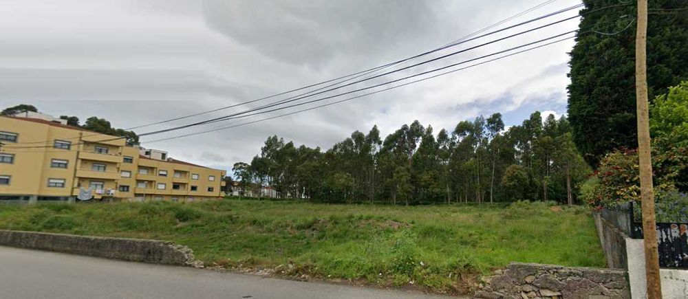 Terreno na Rua Peso para investimento em São Paio de Oleiros, concelho de Santa Maria da Feira.