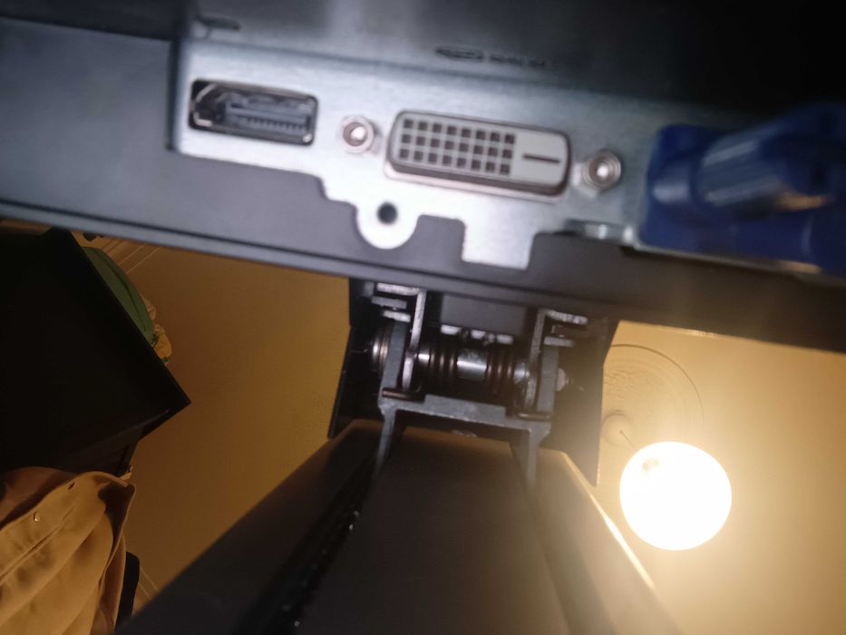 Monitor 60 Hz pouquíssimo usado