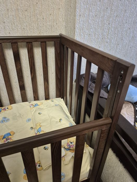 Терміново продам ліжечко та комод з сповивальним блоком фірми Верес