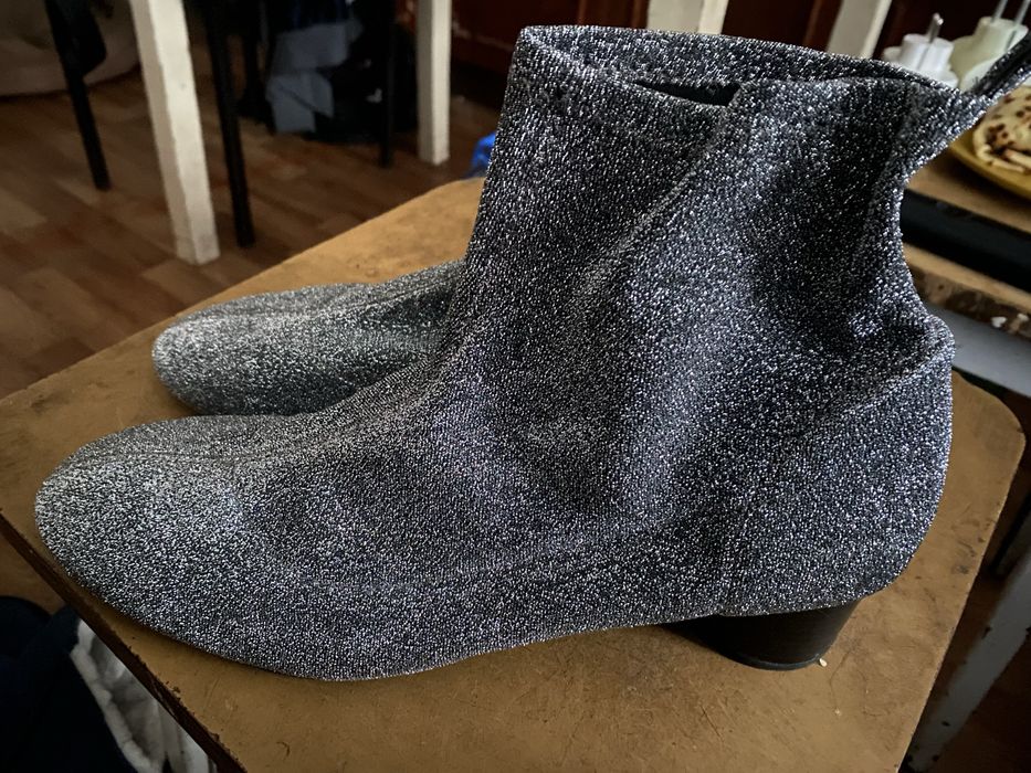 Ботинки серебристі Zara